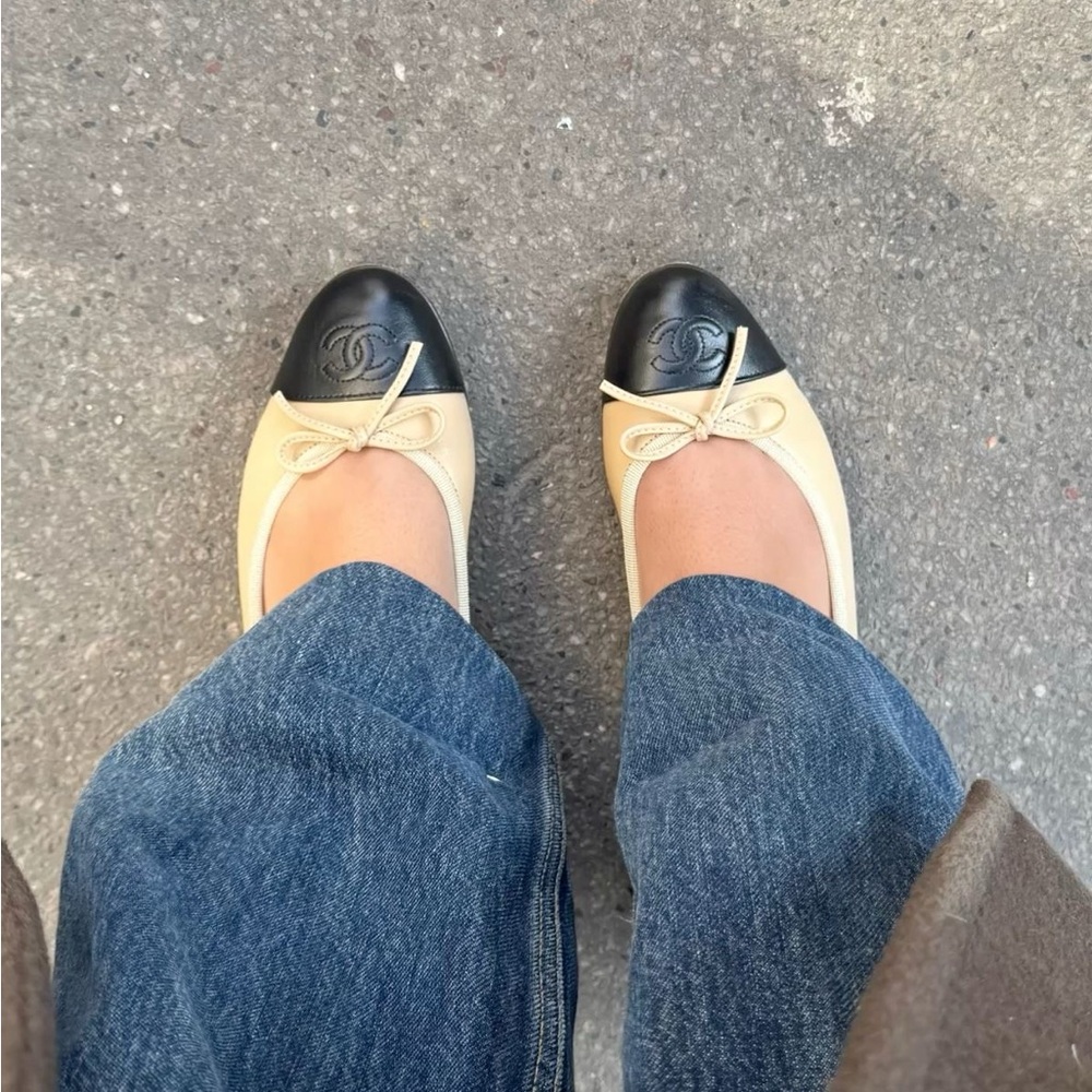 CHANEL CC LOGO Ballet Flats Size 39 – Timeless Iconic Elegance